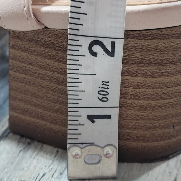 LC Lauren Conrad Sandals. - Picture 8 of 10